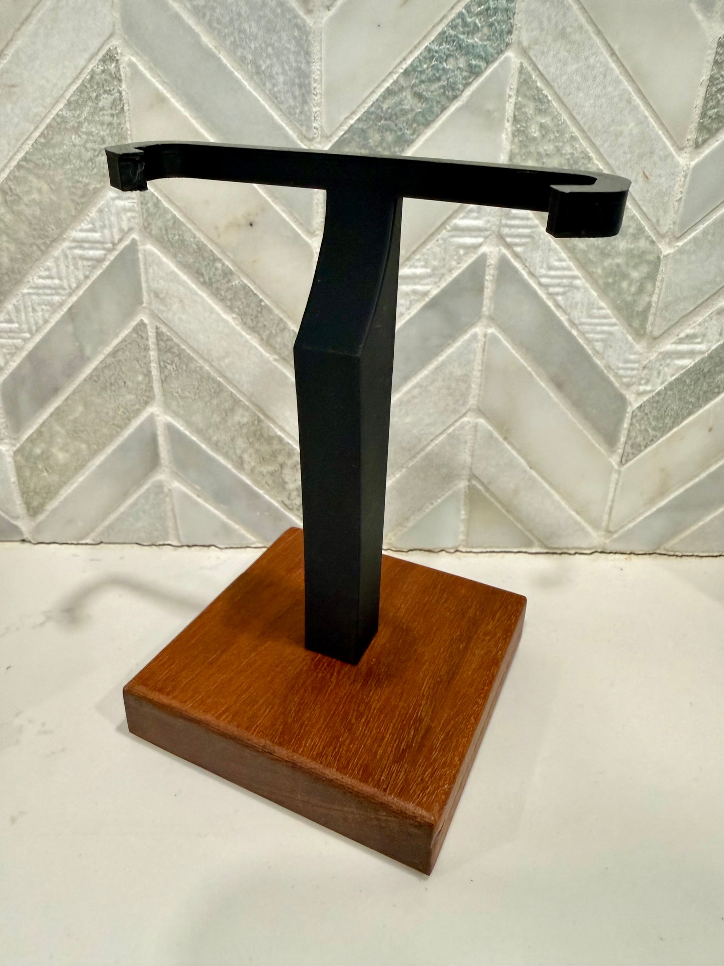 Shark Tooth Stand